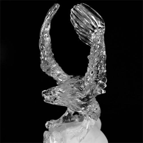 最高級 天然水晶 手彫り 鷹彫刻置物 ケース付(D3-41)【メール便不可】