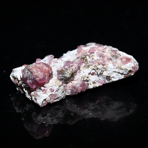 〔D131-18〕ピンクガーネット メキシコ産  シエラ・デ・クルセス Pink Garnet 鉱物 原石 標本【メール便不可】