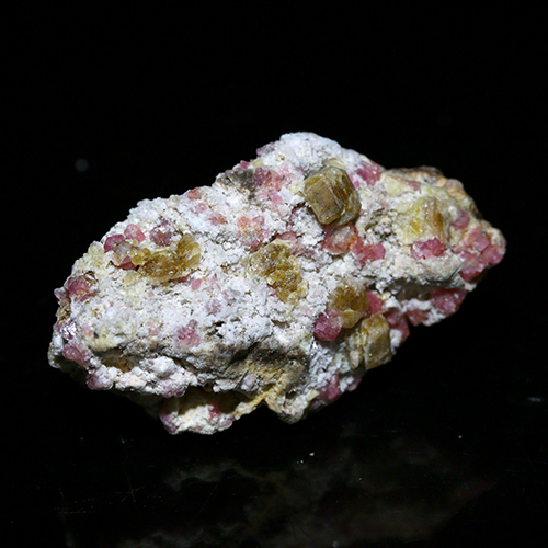 〔D131-21〕ピンクガーネット メキシコ産  シエラ・デ・クルセス Pink Garnet 鉱物 原石 標本【メール便不可】