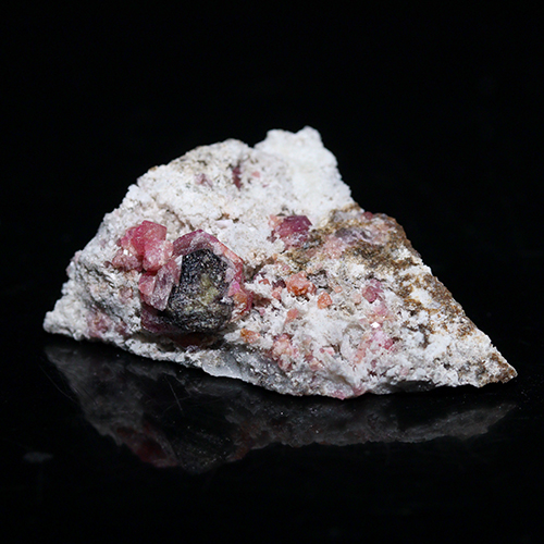 〔D131-25〕ピンクガーネット メキシコ産  シエラ・デ・クルセス Pink Garnet 鉱物 原石 標本【メール便不可】