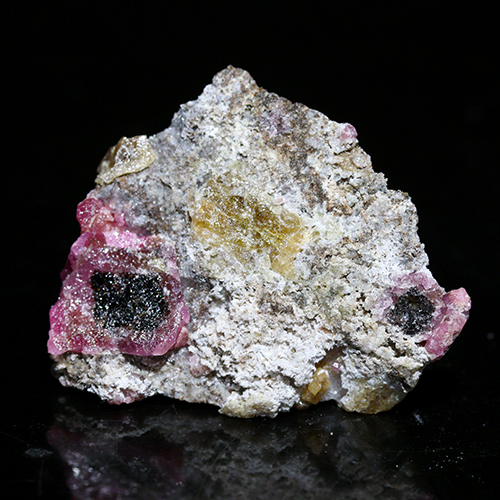 〔D131-26〕ピンクガーネット メキシコ産  シエラ・デ・クルセス Pink Garnet 鉱物 原石 標本【メール便不可】