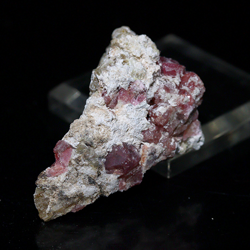 〔D131-29〕ピンクガーネット メキシコ産  シエラ・デ・クルセス Pink Garnet 鉱物 原石 標本【メール便不可】