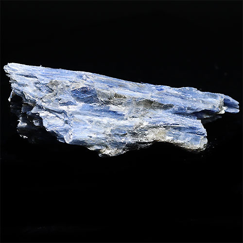 〔D138-3〕カイヤナイト ブラジル ミナスジェライス州 アラスアイ kyanite 原石 鉱物 結晶 台付【メール便不可】