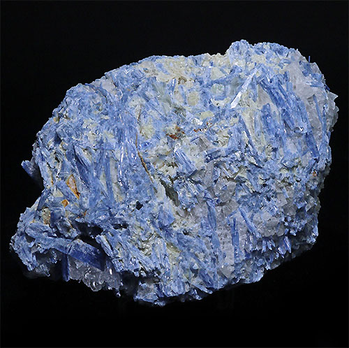 〔D138-7〕カイヤナイト ブラジル ミナスジェライス州 アラスアイ kyanite 原石 鉱物 結晶 台付【メール便不可】
