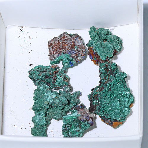 〔D363-50〕ミニマラカイト(孔雀石) モロッコ産 Malachite 6個 鉱物原石【メール便不可】