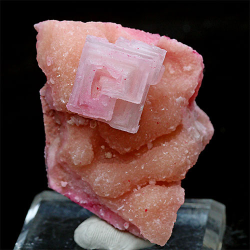 〔D427-16〕濃いピンク ピンクハーライトカリフォルニア産  Pink Halite 岩塩 塩の花 浄化 鉱物 原石 標本