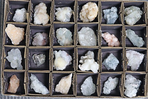 〔D536-1〕お買い得 インド産 ゼオライト zeolite 沸石  結晶石 24個入【箱売り】【メール便不可】