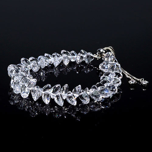 〔K2049〕高品質 宝石ルースカット 天然水晶 オーバルカット 約8x6mm ブレスレット