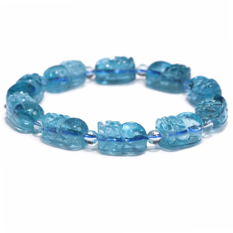 〔K2205〕美しいブルーのトパーズに貔貅（ヒキュウ）を施した 開運・守護・財運ブレスレット