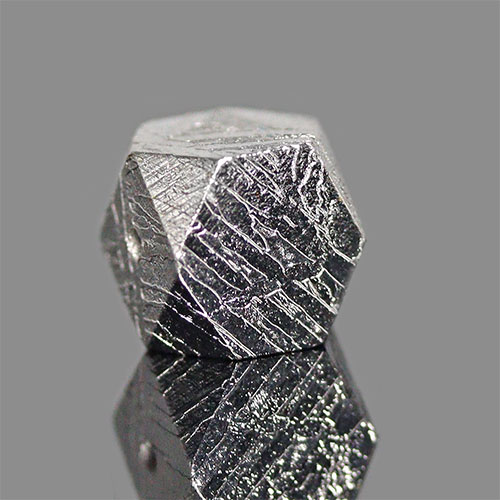 〔Z42-1〕約8mm 鉄隕石 メテオライト シルバー キューブ型 一粒売り【FOREST 天然石 パワーストーン】