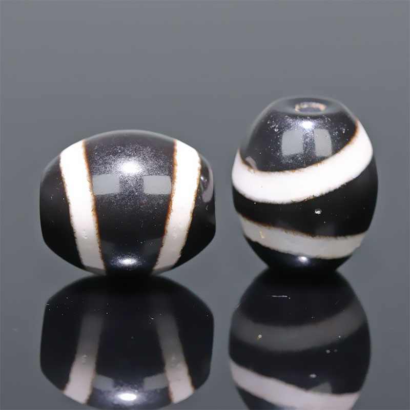 〔Z70-11〕【 天珠】約14x12mm 二線天珠 開運 風水 【ランダム発送】【FOREST 天然石 パワーストーン】