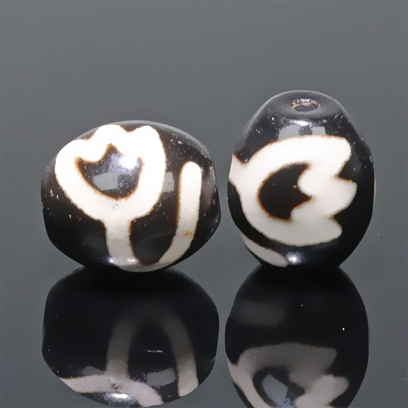 〔Z70-12〕【 天珠】約14x12mm 蓮花天珠 開運 風水 【ランダム発送】【FOREST 天然石 パワーストーン】