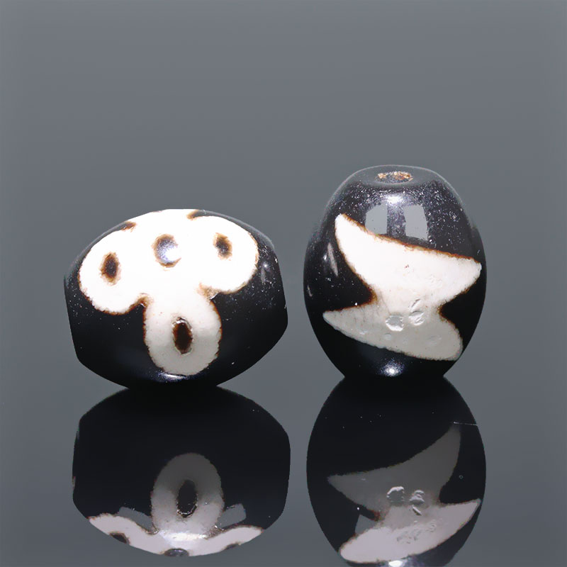 〔Z70-2〕【 天珠】約14x12mm 閃電五眼天珠 守り 開運 風水 【ランダム発送】【FOREST 天然石 パワーストーン】