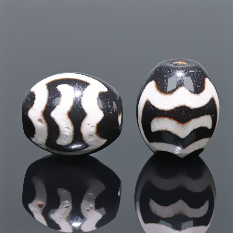 〔Z70-5〕【 天珠】約14x12mm 大鵬鳥天珠 開運 風水 【ランダム発送】【FOREST 天然石 パワーストーン】