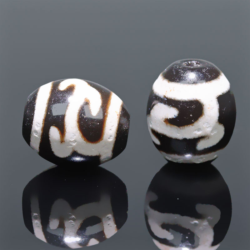 〔Z70-6〕【 天珠】約14x12mm 緑度母天珠 開運 風水 【ランダム発送】【FOREST 天然石 パワーストーン】