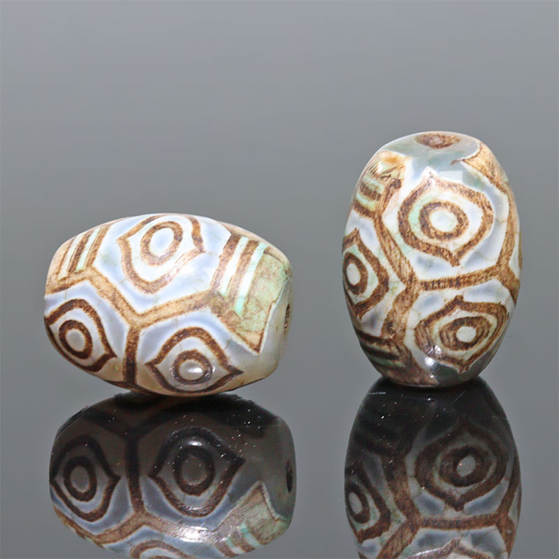 〔Z93-4〕【天珠】3個入り 約13x10mm 龍眼天珠 天珠 守り 開運 風水 【ランダム発送】