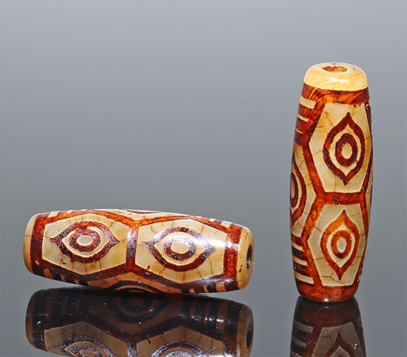 〔Z93-8〕【天珠】2個入り 約30x10mm 龍眼天珠 天珠 守り 開運 風水 【ランダム発送】