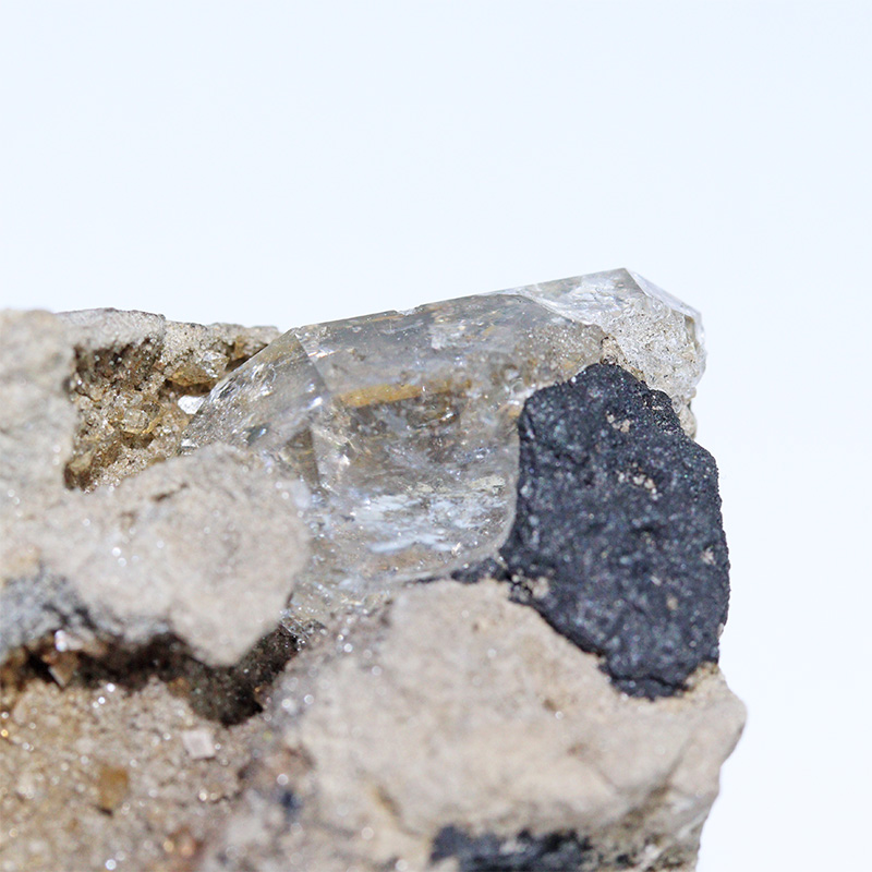 〔D477-1〕ハーキマーダイヤモンド 母岩付き原石 ニューヨーク州ハーキマー地区産 Herkimer diamond【メール便不可】