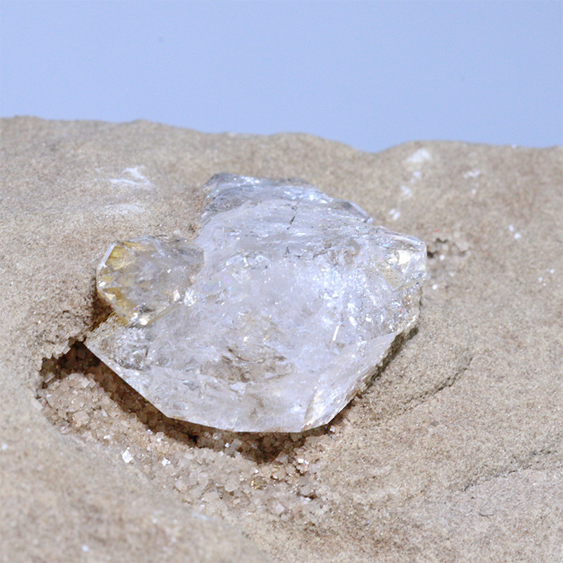 〔D477-16〕ハーキマーダイヤモンド 母岩付き原石 ニューヨーク州ハーキマー地区産 Herkimer diamond【メール便不可】
