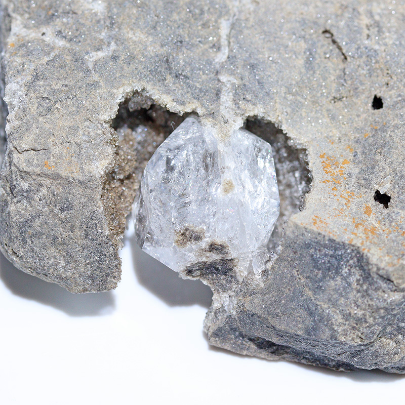 〔D477-2〕ハーキマーダイヤモンド 母岩付き原石 ニューヨーク州ハーキマー地区産 Herkimer diamond【メール便不可】