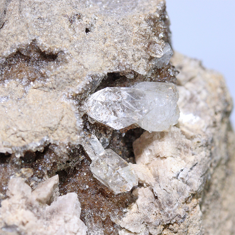 〔D477-9〕ハーキマーダイヤモンド 母岩付き原石 ニューヨーク州ハーキマー地区産 Herkimer diamond【メール便不可】