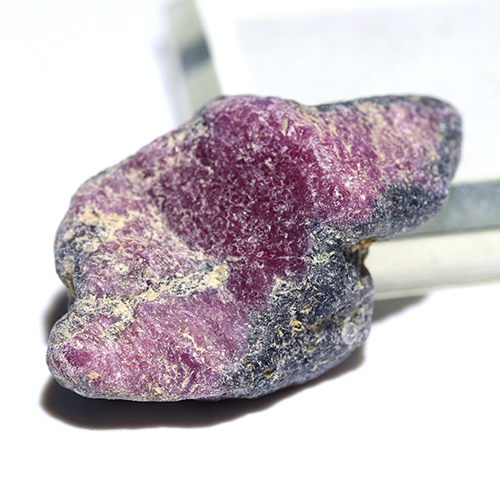 〔D485-9〕マダガスカル産 ルビー スライス Ruby 紅玉 原石 結晶