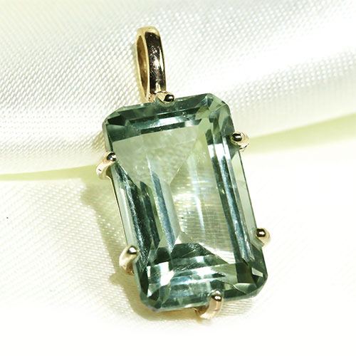 〔J375-10〕宝石質 グリーンアメジスト プライオライト ペンダント Greened Amethyst