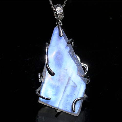 〔J379-2〕幻想シラー ブルームーンストーン 原石 ペンダントトップ Blue moonstone