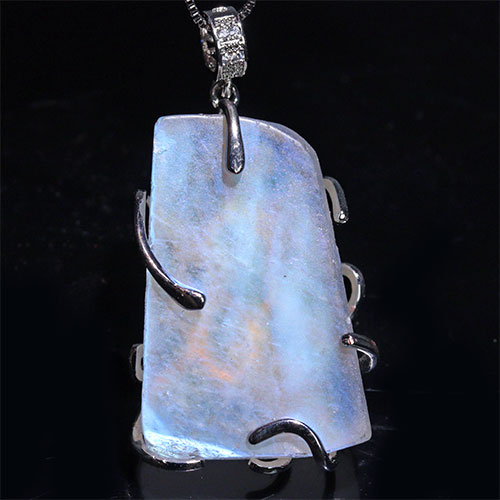 〔J379-3〕幻想シラー ブルームーンストーン 原石 ペンダントトップ Blue moonstone